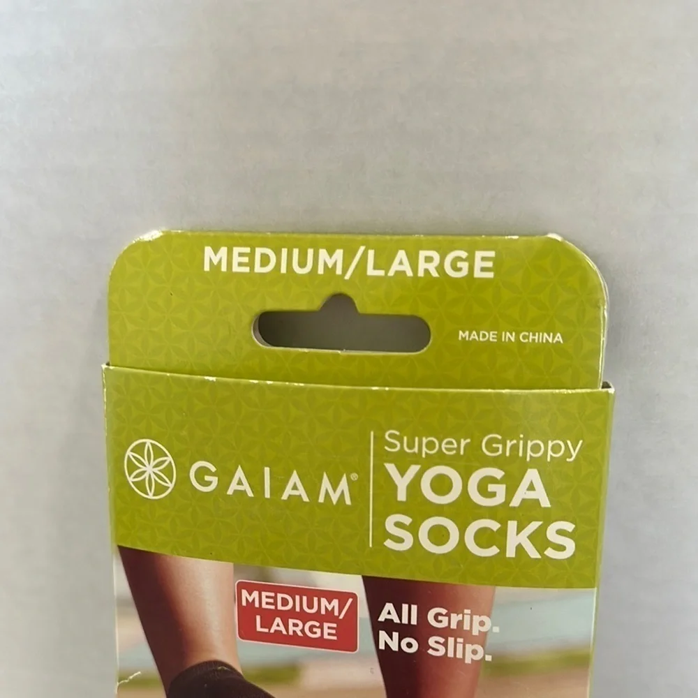 Gaiam Black Yoga Socks extra grippy- Medium/Large unisex